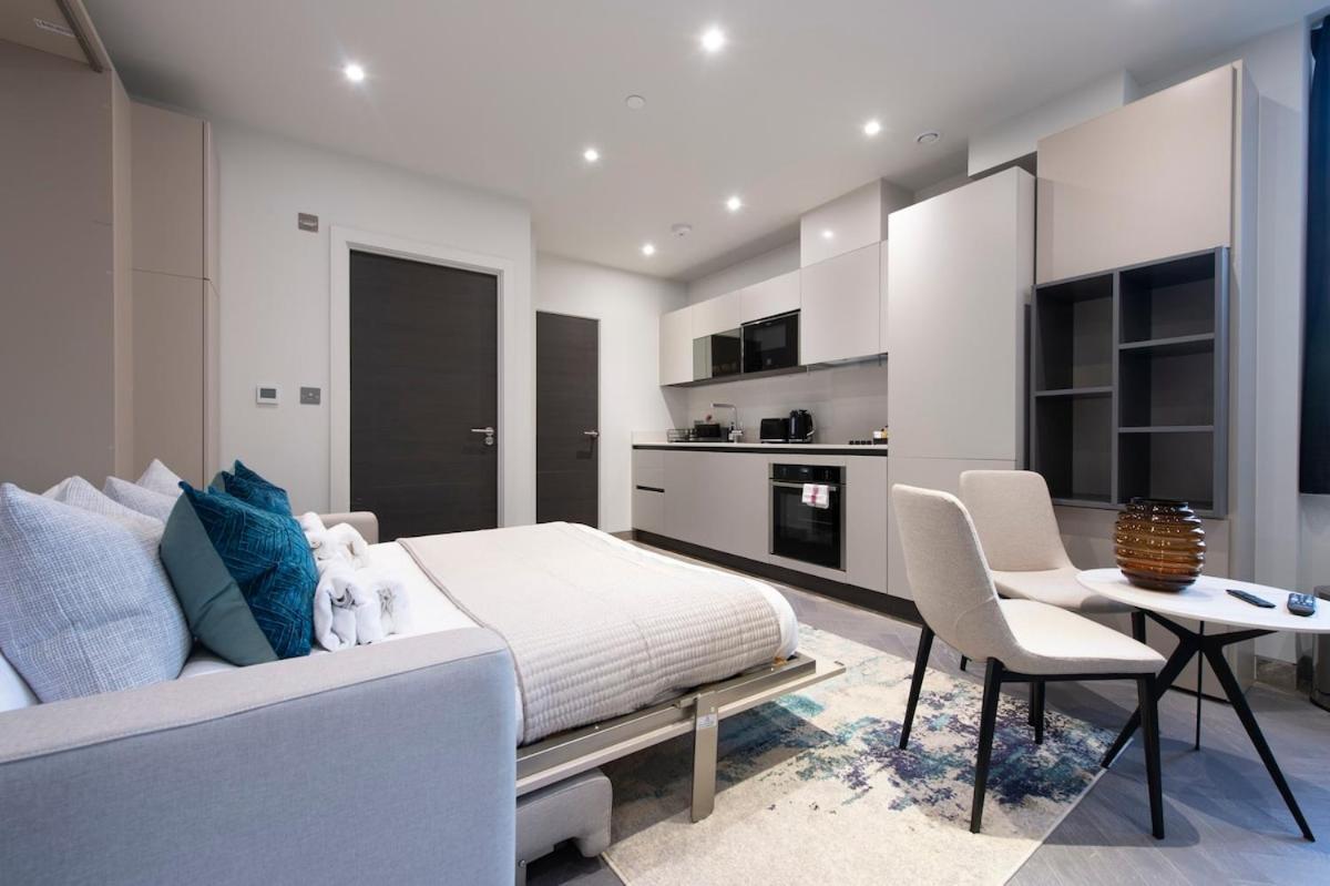 Escape - Stylish In - Chrl F16 Apartment *